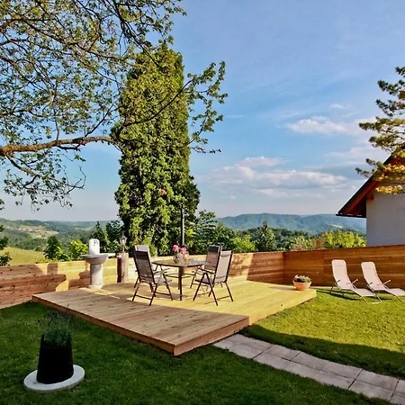 Loni Villa